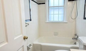 24 S OLD GLEBE Rd S 202, Arlington, VA 22204