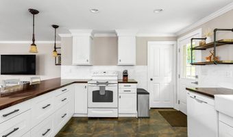 100 Blackstone St, Blackstone, MA 01504