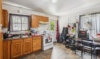 7 Farwell St, Barre, VT 05641