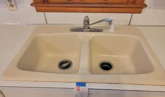 319 S 23rd St, Beatrice, NE 68310