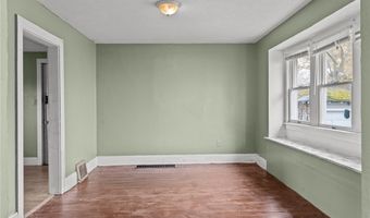 884 Lovers Ln, Akron, OH 44306