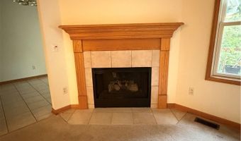 1437 Waters Edge Dr, Akron, OH 44313