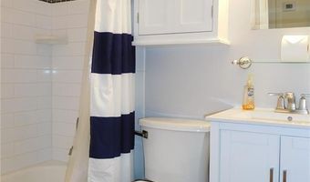 322 New Ballwin Rd, Ballwin, MO 63021