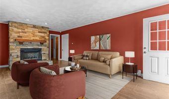 43 Peckham Pl, Bristol, RI 02809