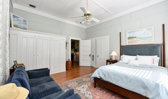 160 Ave C, Apalachicola, FL 32320