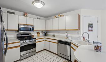 2 Windsor Ct, Amityville, NY 11701
