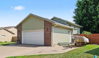 205 W Hackberry St, Brandon, SD 57005