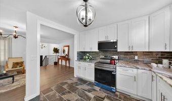 62 Barry Dr, Alloway, NJ 07422