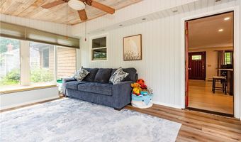 41 Mount View Ave, North Kingstown, RI 02852