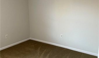 138 Charter Oaks Dr B, Amherst, NY 14228