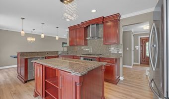 210 W Pickwick Rd, Arlington Heights, IL 60005