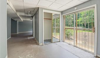6735 Marlborough Cir S, Atlanta, GA 30349