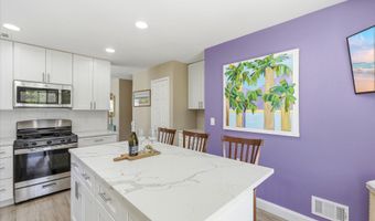 5 ELM Ct, Barnegat, NJ 08005