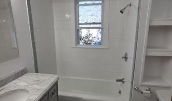 2 Maple Ave, Albany, NY 12208