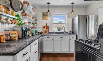 81 7th Ave, Atlantic Highlands, NJ 07716