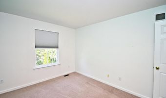 5631 STONECROFT Ln, Allentown, PA 18106