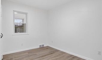 8664 Louise Ave, Allen Park, MI 48101