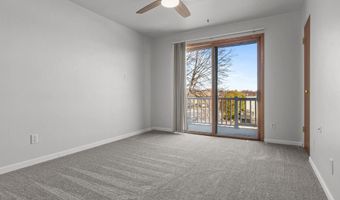 701 E LONGVIEW Dr, Appleton, WI 54911