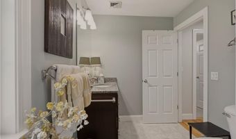 11 King Philip Ave, Bristol, RI 02809
