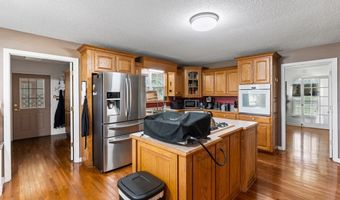 634 Alapaha River Dr, Alapaha, GA 31622