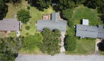 2012 Yelton Dr, Camden, SC 29020