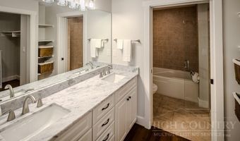 123 Bear Cub Ln 123, Banner Elk, NC 28604