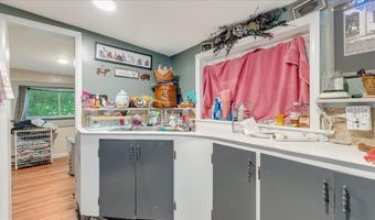 6680 Haasadahl Rd, Allentown, PA 18106