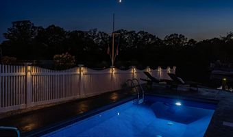 96 Windjammer Ct, Bayville, NJ 08721