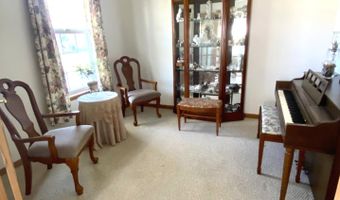 1056 Deertrail Ct, Antioch, IL 60002