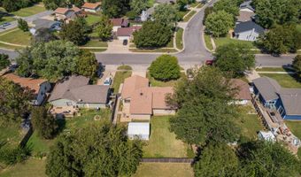 5635 E 39th St N, Bel Aire, KS 67220