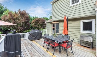 44 Devonshire Ct, Middletown, NJ 07748