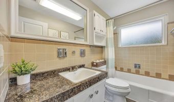 5538 Silverpoint Dr, Cincinnati, OH 45247