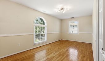 4003 KLOMAN St, Annandale, VA 22003