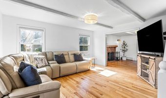 3 Cedar Hill Dr, Acushnet, MA 02743