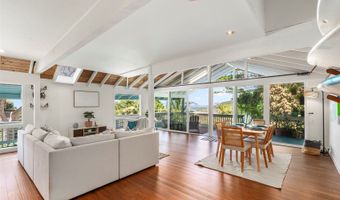 47-348 Mawaena St, Kaneohe, HI 96744