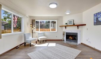 8530 Gordon Cir, Anchorage, AK 99507