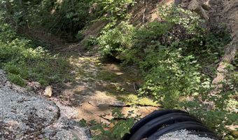 643 Pine Grove Rd, Beattyville, KY 41311