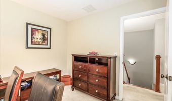 18 Lawrence Ave 18, Danbury, CT 06810