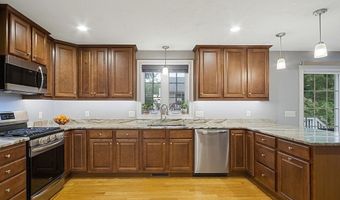 9 Woodlawn Ave, Billerica, MA 01821