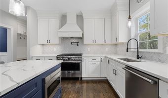 59 Club House Rd, Coventry, RI 02816