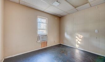909 W Minnesota Ave, Chickasha, OK 73018