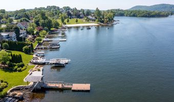 156 N Lake Shore Dr, Brookfield, CT 06804