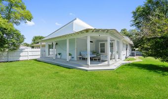 354 Main St, Bay St. Louis, MS 39520