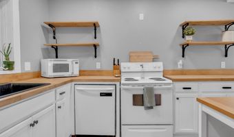 24 Center St, Augusta, ME 04330