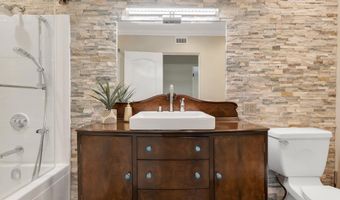 3181 Goldenspur Dr, Camarillo, CA 93010