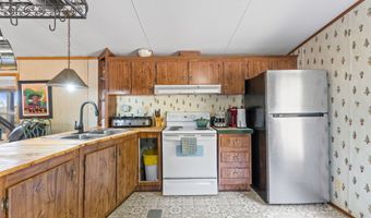 519 Mcpherson Dr, Alford, FL 32420