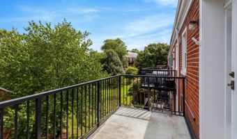 3052 S BUCHANAN St #C1, Arlington, VA 22206
