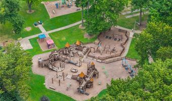 957 Cleveland Ave, Amherst, OH 44001