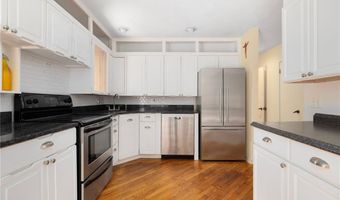 930 N Main Rd, Jamestown, RI 02835