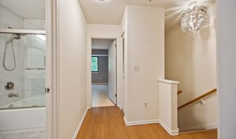 10 Ives Hill Ct 10, Cheshire, CT 06410